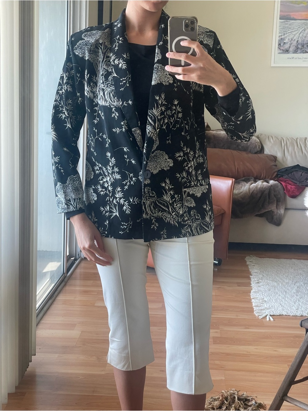 RARE VINTAGE Black & White Floral Pattern Blazer